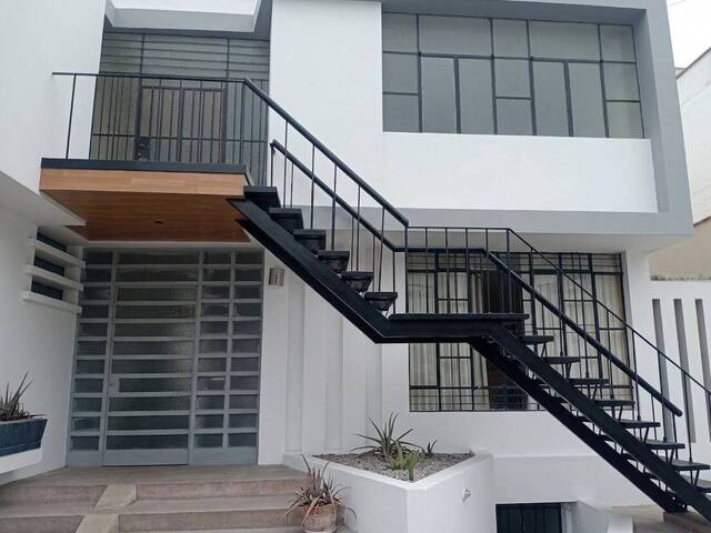 #AG-L003-26 - Casa de dos o más pisos para Venta en Lima - LIM